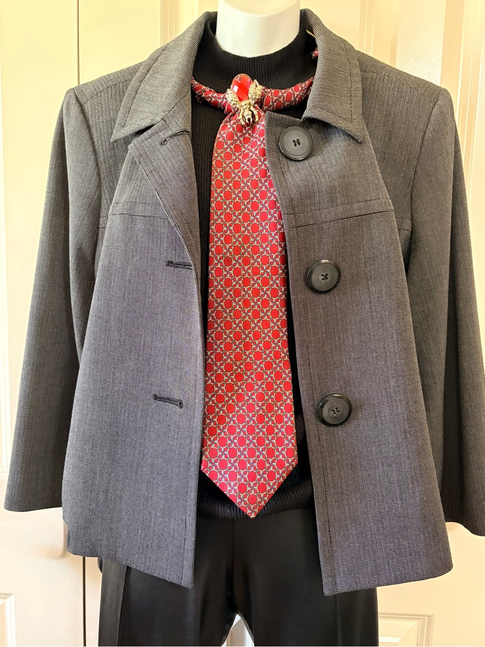 Ladies Boxy Blazer Jacket with Red Patterned Tie(I style with ties). Size 16
